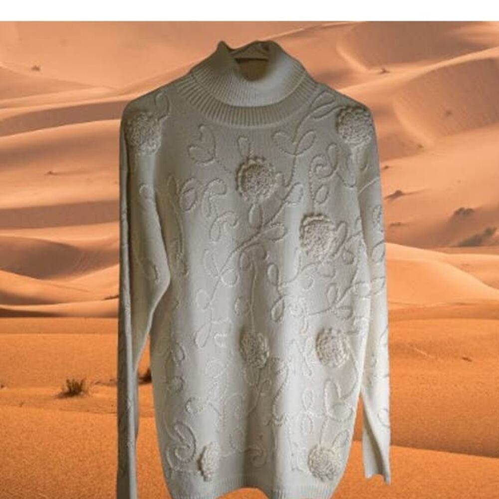 Rafaella Small NWOT Knit oversized lambs wool blend cream cowl neck sweater.